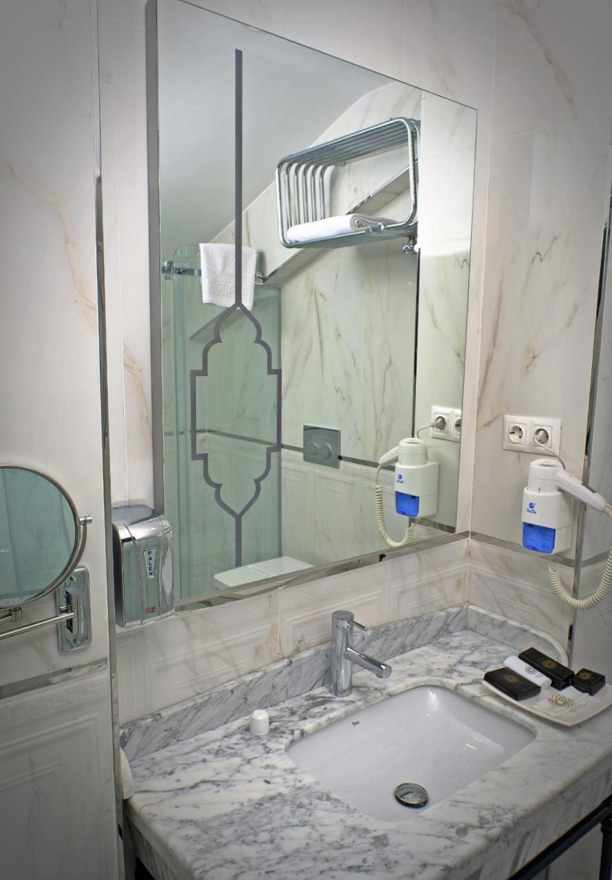 Kralice Hotel Истанбул Екстериор снимка